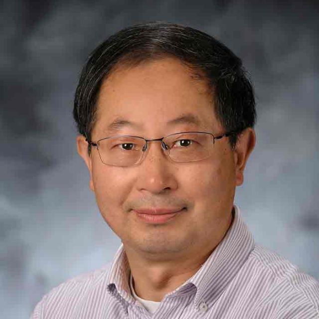 Photo of Cheng-Zhong Qin